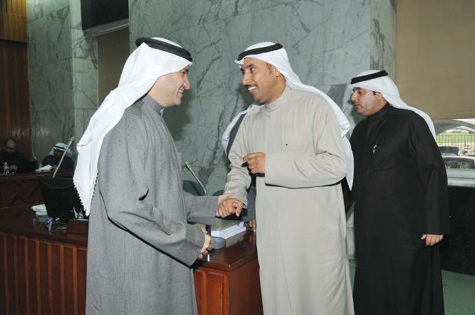 حديث بين د منصور الخرينج وعبدالله الكندري ويبدو يوسف الغريبقاسم باشا