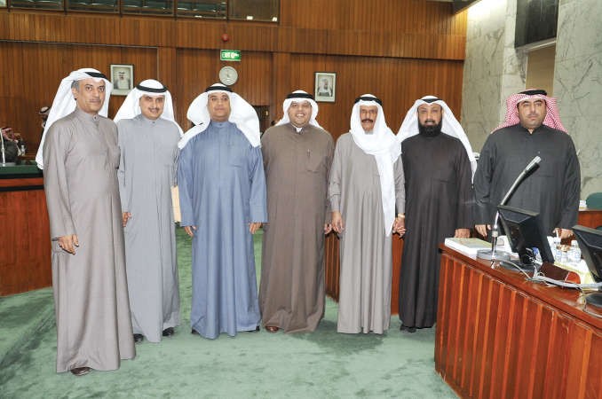 مهلهل الخالد وم احمد المنفوحي ومشعل الجويسري وفهد الصانع ومحمد المعجل ومانع العجمي واسامة العتيبي 