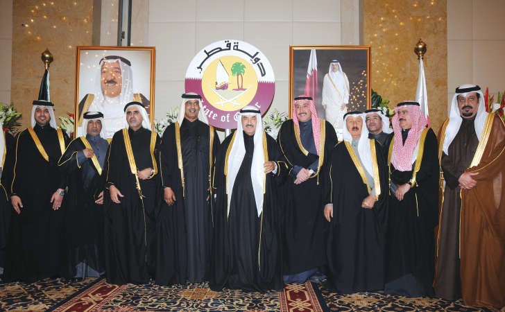 سمو الشيخ ناصر المحمد والشيخ فيصل الحمود وجواد بوخمسين وثابت المهنا يباركون