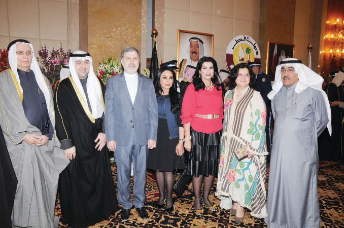 ياسر ابل ودعلي عنايتي والزميل عدنان الراشد ومصطفى بهبهاني ونجلاء النقي وفاطمة العازمي ونوال الدرويش