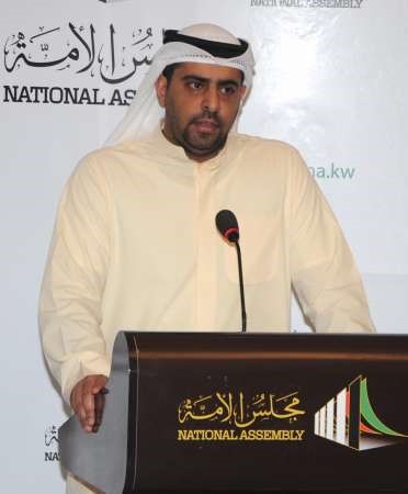 راكان النصف خلال المؤتمر الصحافي﻿