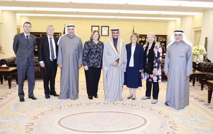 رئيس مجلس الامة مرزوق الغانم اثناء استقباله اللجنة الاسترالية البرلمانية المشتركة والدائمة للشؤون الخارجية والدفاع والتجارة﻿