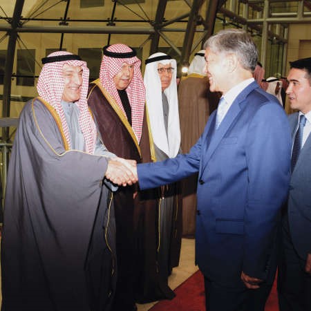 احمد فهد الفهد ومحمد ابوالحسن في وداع الرئيس اتامباييف﻿