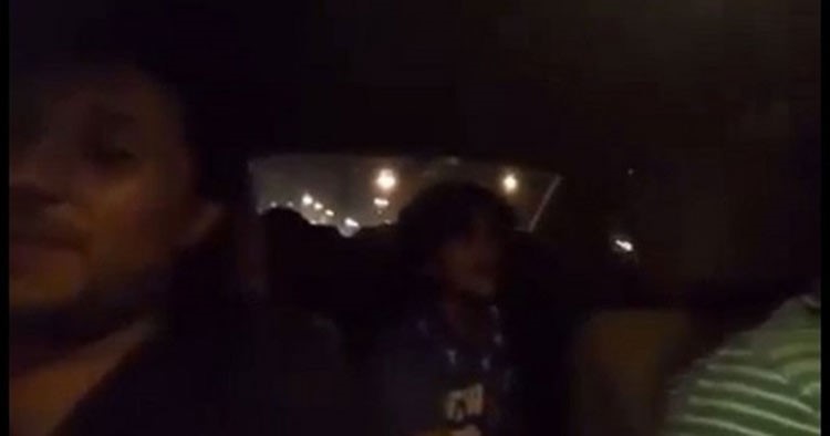بالفيديو.. طفل يمني بحنجرة ذهبية يغني كلمات مؤثرة لبلاده