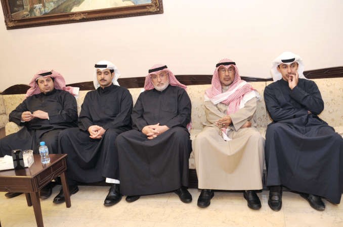 م عبدالعزيز الكليب وعدد من الحضور