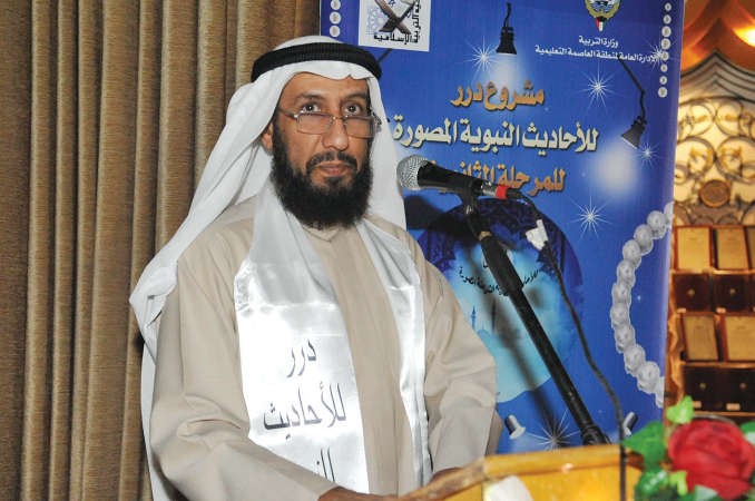 الشيخ خالد الخراز متحدثا
