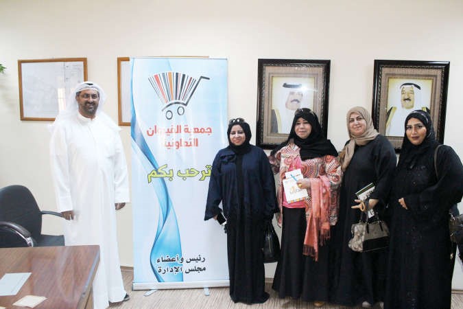 جانب من اللقاء لدعم الانشطة التربوية والوطنية