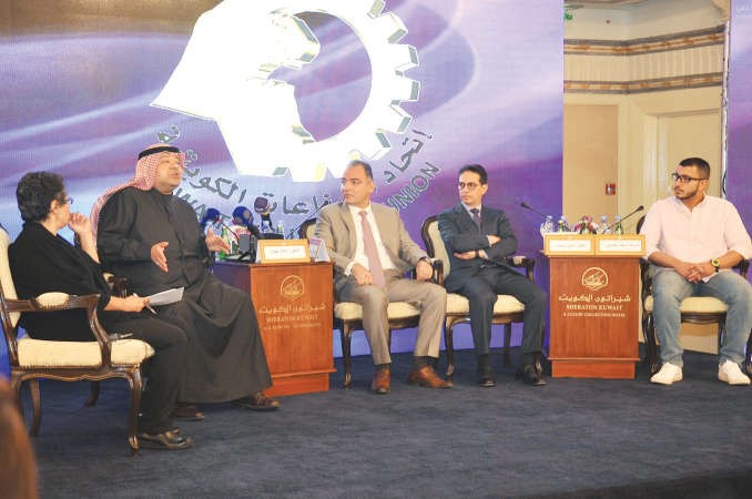 من اليمين سيف العازمي وكيان سعادت وداود مجاعص وخالد مهديمحمد هاشم