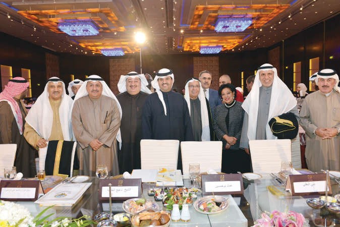 عائشة اليحيى وابراهيم البغلي والشيخ دعيج الخليفة وعماد بو خمسين وعلي الرومي وعلي حسن