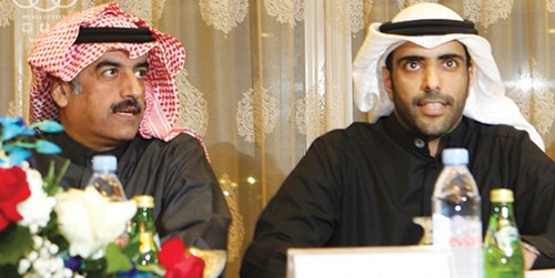 عبدالعزيز المرزوق وفهد الغانم خلال الاجتماع﻿