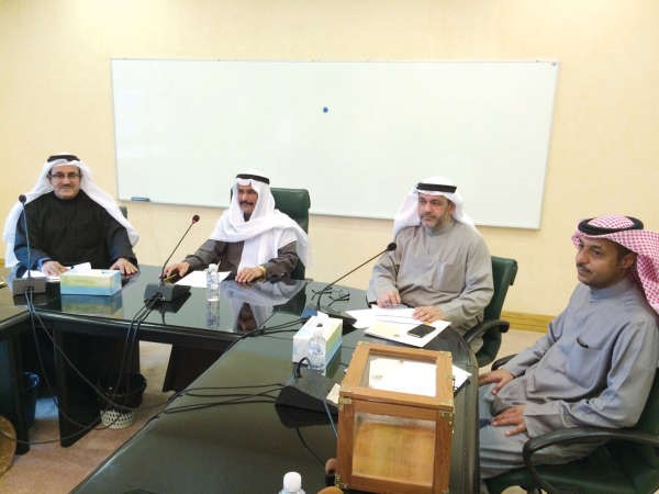 محمد المعجل مترئسا اجتماع لجنة المهن الهندسية 