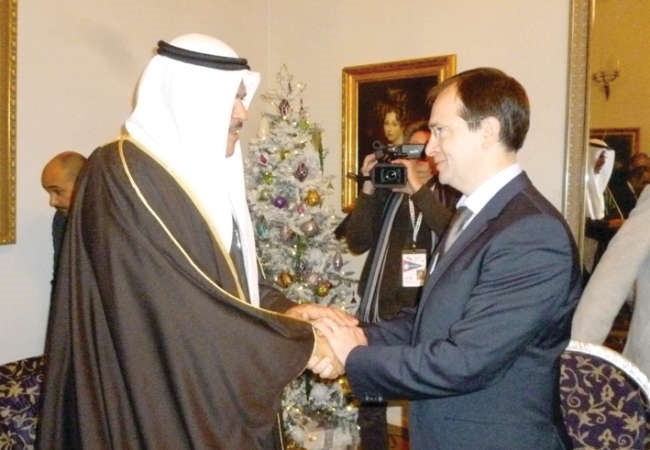 الشيخ سلمان الحمود ووزير الثقافة الروسي فلاديمير ميدينسكي ﻿