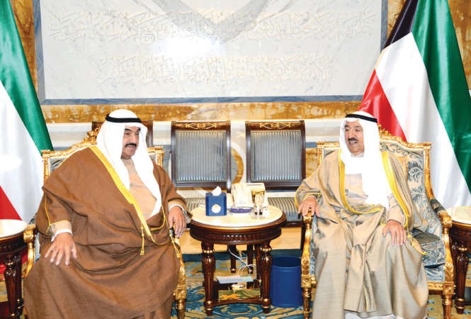صاحب السمو الامير الشيخ صباح الاحمد مستقبلا سمو الشيخ ناصر المحمد﻿
