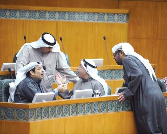احمد القضيبي وفيصل الشايع وممحمد الهدية ويعقوب الصانع﻿