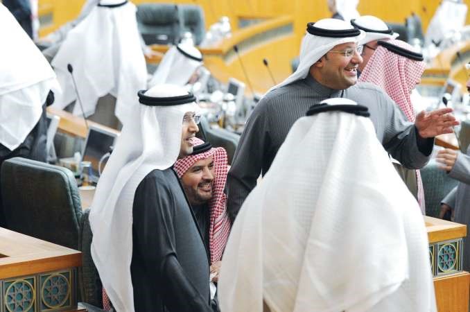 دعلي العبيدي وحمدان العازمي وسيف العازمي مع بعض النواب﻿