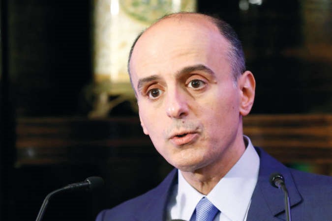 عادل الجبير متحدثا من باريس عن التحالف رويترز