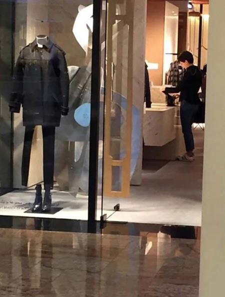 بالصور.. توبا بويوكستون في جولة تسوق بدبي