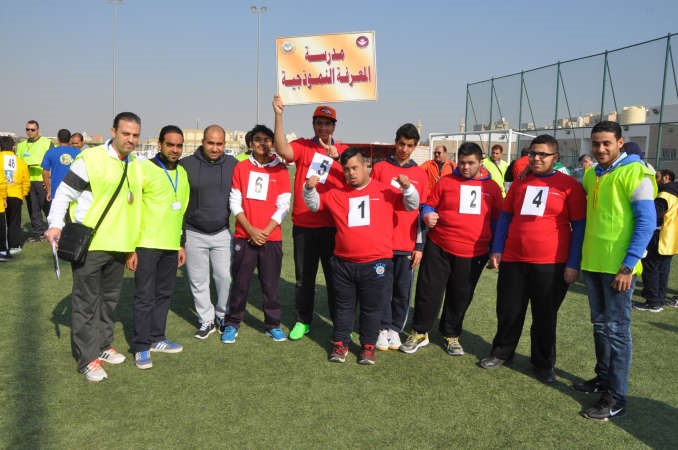 فريق مدرسة المعرفة النموذجية﻿