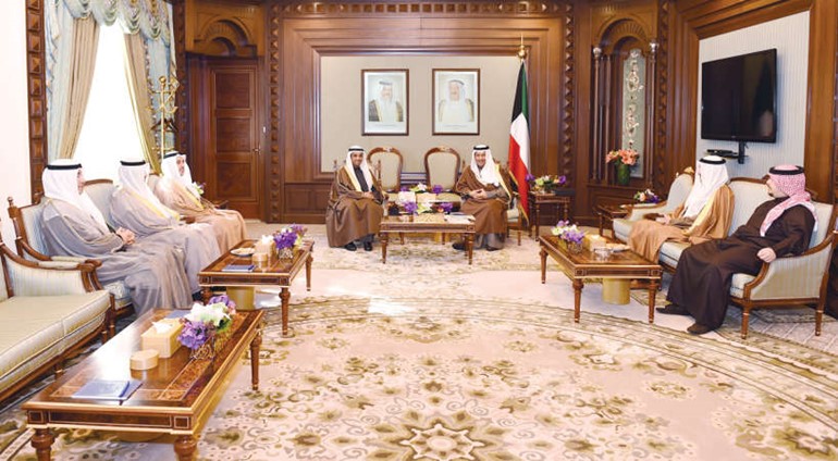 سمو الشيخ جابر المبارك مستقبلا دنايف الحجرف واعضاء هيئة اسواق المال 