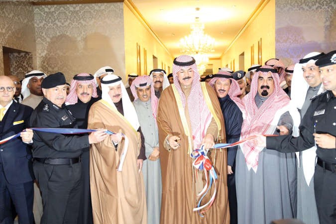 الشيخ محمد الخالد مفتتحا المعرض﻿