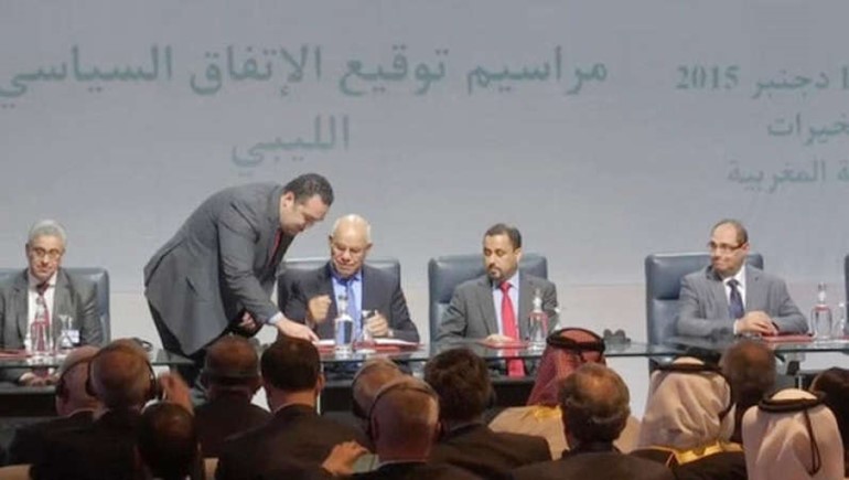 جانب من توقيع اتفاق الصخيرات في المغرب امس	 العربية نت ﻿