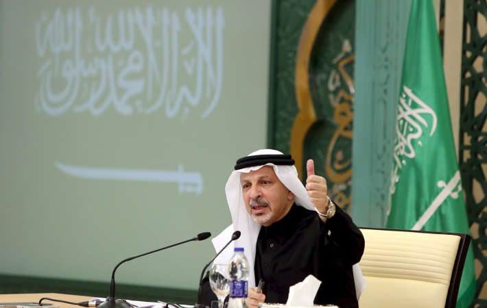 سفير السعودية في مصر احمد القطان خلال مؤتمر صحافي في القاهرة امس رويترز