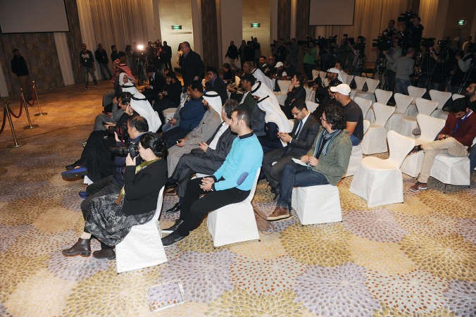 الاعلاميون يتابعون المؤتمر