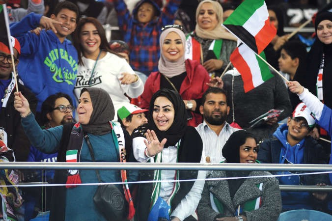 فرحة الجماهير بالافتتاح﻿