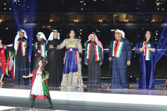 كبار الفنانين لدى ادائهم الاوبريت الوطني﻿