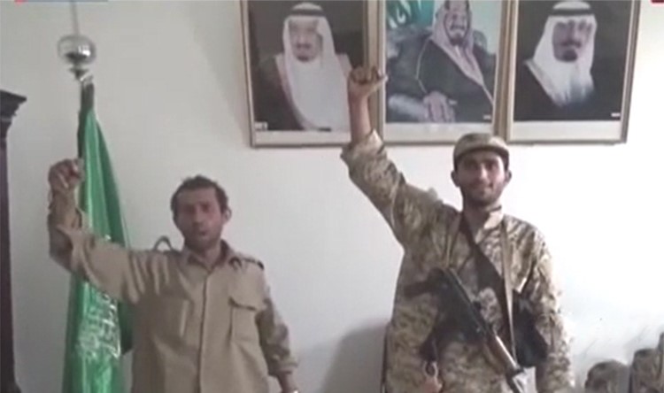 بالفيديو.. صورة للملك الراحل عبدالله بن عبدالعزيز تكشف غباء الحوثيين