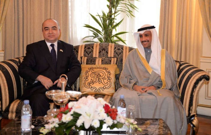رئيس مجلس الامة مرزوق الغانم خلال استقباله شكورجان ظهوروف