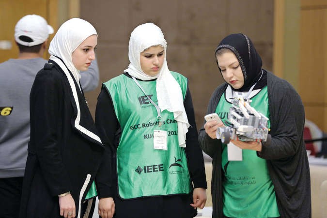 AUM الأولى في تحدي الروبوتات الأول لجامعات دول مجلس التعاون