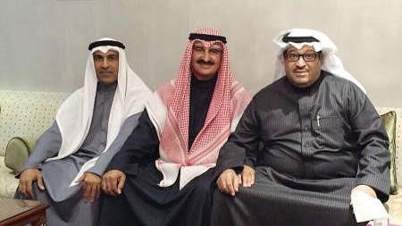 عادل الغريب وعبد الرضا الغريب مع المحتفى به نواف بن محمد﻿