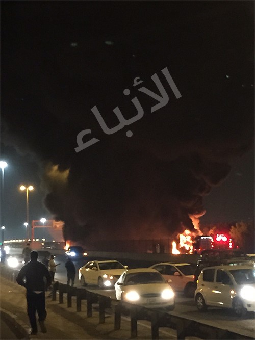 بالصور.. انفجار صهريج على طريق الدائري السادس مقابل استاد جابر