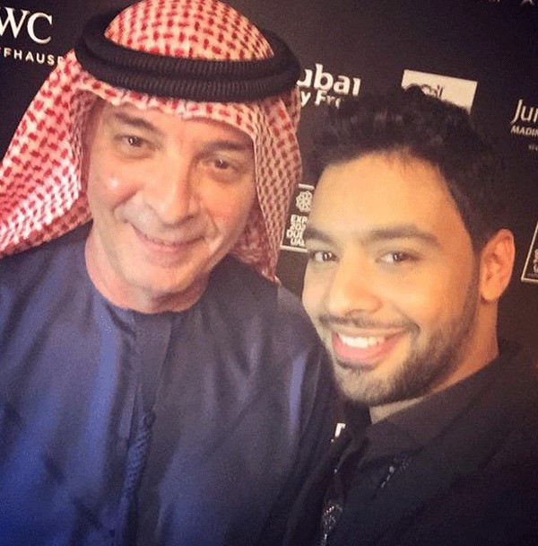 بالصور.. محمود حميدة بالزي الخليجي