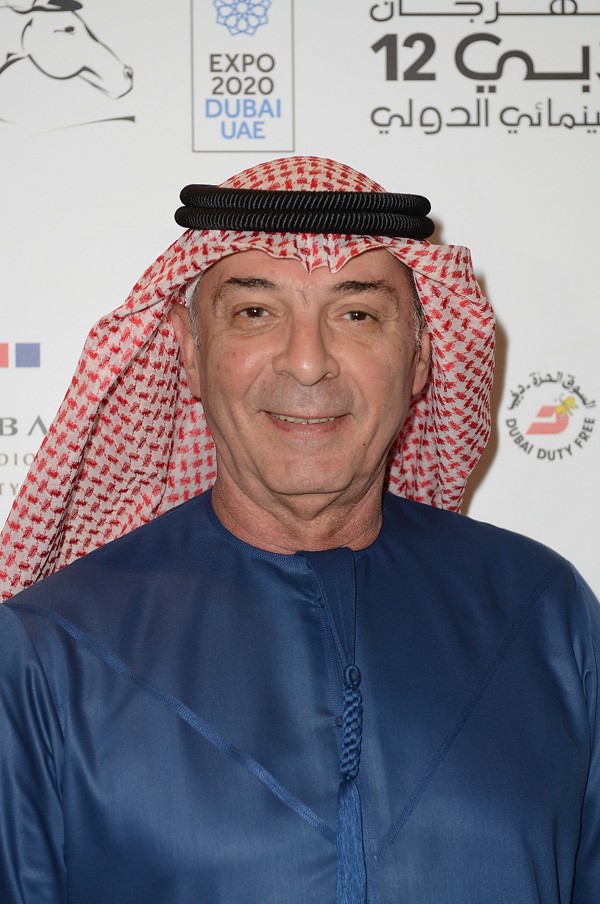 بالصور.. محمود حميدة بالزي الخليجي