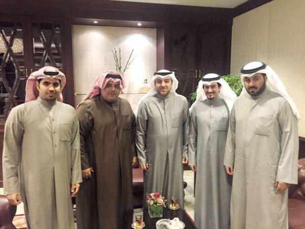 الوزير ياسر ابل متوسطا اعضاء حملة متى نسكن﻿