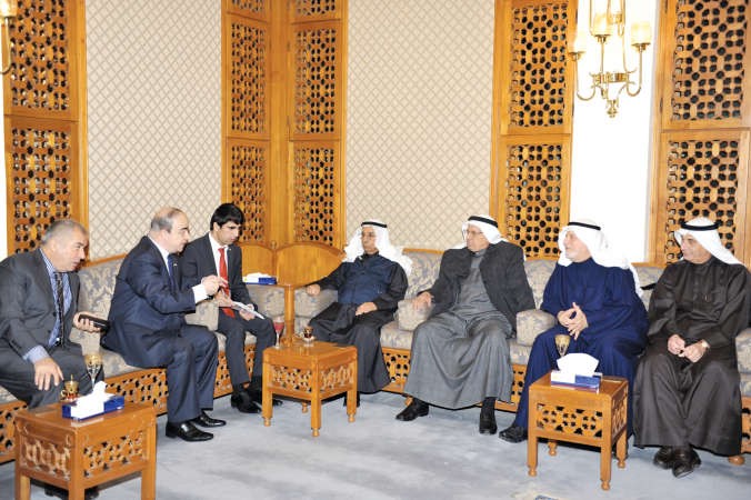 عبدالعزيز محمد الشايع مع كبار عائلة الشايع وعبدالله عبداللطيف الشايع اثناء استقبالهم رئيس مجلس النواب في المجلس الاعلى في جمهورية طاجيكستان﻿