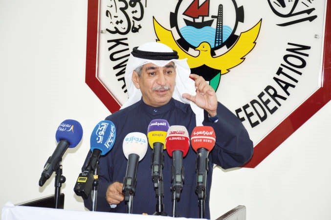معادل الخرافي ملقيا كلمته﻿