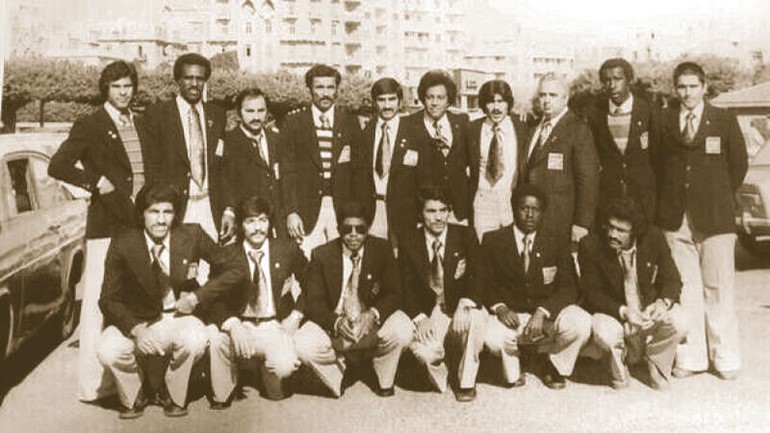 لقطة جماعية للمرحوم مع فريق العربي اثناء مشاركته ببطولة اليد العربية في الاسكندرية 1976 ﻿