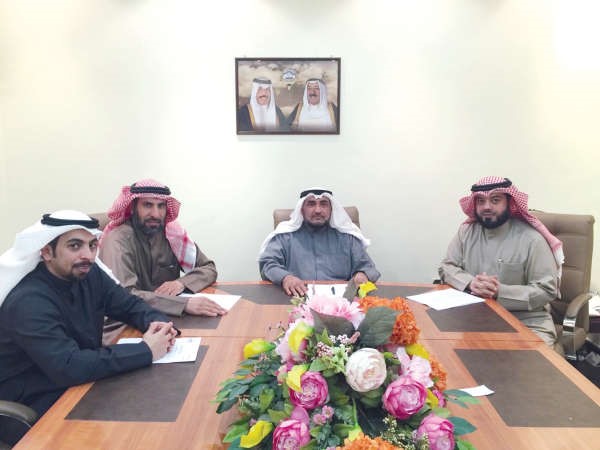 عبداللطيف الأنصاري وفايز المطيري وجابر الكفيف ومشاري الحربي خلال المؤتمر الصحافي﻿