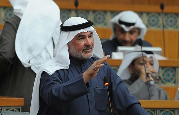 صالح عاشور متحدثا
