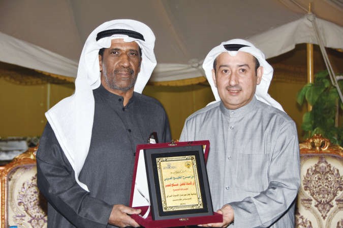 محمد العسعوسي مكرما صالح الحمر