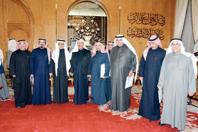 جواد بوخمسين ومعبدالرحمن الغنيم وفهد المعجل وحازم النوري والعميد متقاعد عبدالله المقلد وعادل الطخيم ريليش كومار
