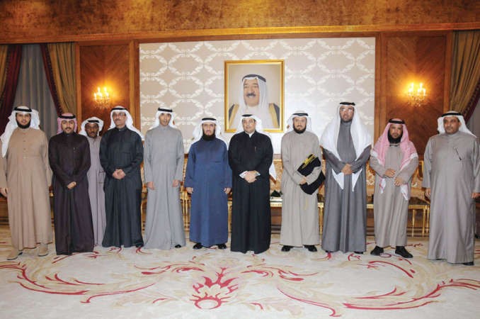 يعقوب الصانع وفريد عمادي ووليد الشعيب مع الحضور في المطار محمد خلوصي