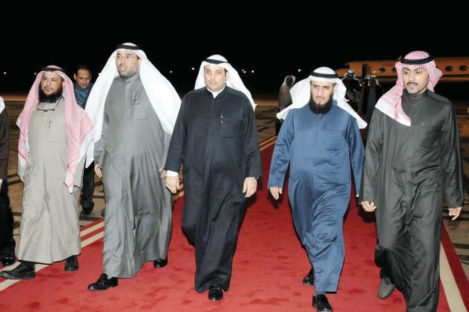  يعقوب الصانع لدى وصوله الى البلاد وفي استقباله فريد عمادي