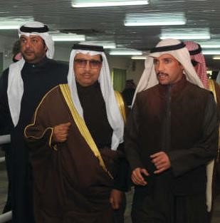الرئيس الغانم وسمو رئيس الوزراء في عزاء الفضل