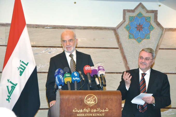 دابراهيم الجعفري والسفير العراقي دمحمد حسين بحر العلوم خلال المؤتمر الصحافي احمد علي