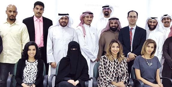 هديل الشمري ومشاري المحمود متوسطين الحضور﻿