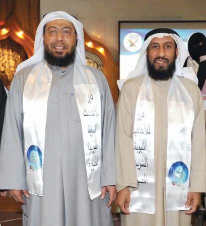 محسنة كويتية تتبرع بحفر بئرين